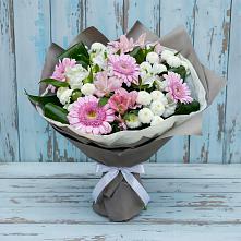 Букет цветов из:  Герберы, Альстромерии и Хризантемы #REPLACE_PRED# Синих Липягах