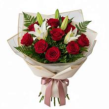 Букет цветов из:  Лилии и Розы в Синих Липягах