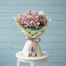 Букет цветов из:  Орхидеи и Розы в Синих Липягах