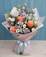 Букет цветов из:  Лизиантусы, Розы, Альстромерии и Гипсофила #REPLACE_PRED# Синих Липягах