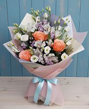 Букет цветов из:  Лизиантусы, Розы, Альстромерии и Гипсофила в Синих Липягах