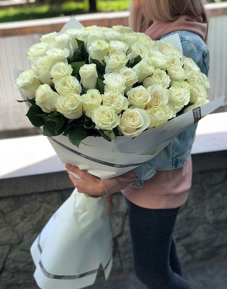 35 Белых роз в Синих Липягах Букет 35 Белых роз в Синих Липягах