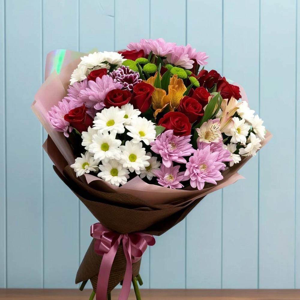 Букет цветов из: Розы, Хризантемы и Альстромерии в Синих Липягах