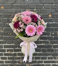 Букет цветов из:  Герберы и Хризантемы в Синих Липягах