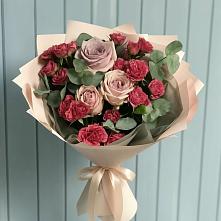 Букет цветов из:  Гвоздики и Розы #REPLACE_PRED# Синих Липягах