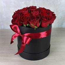 Цветочная композиция из Розы в шляпной коробке в Синих Липягах
