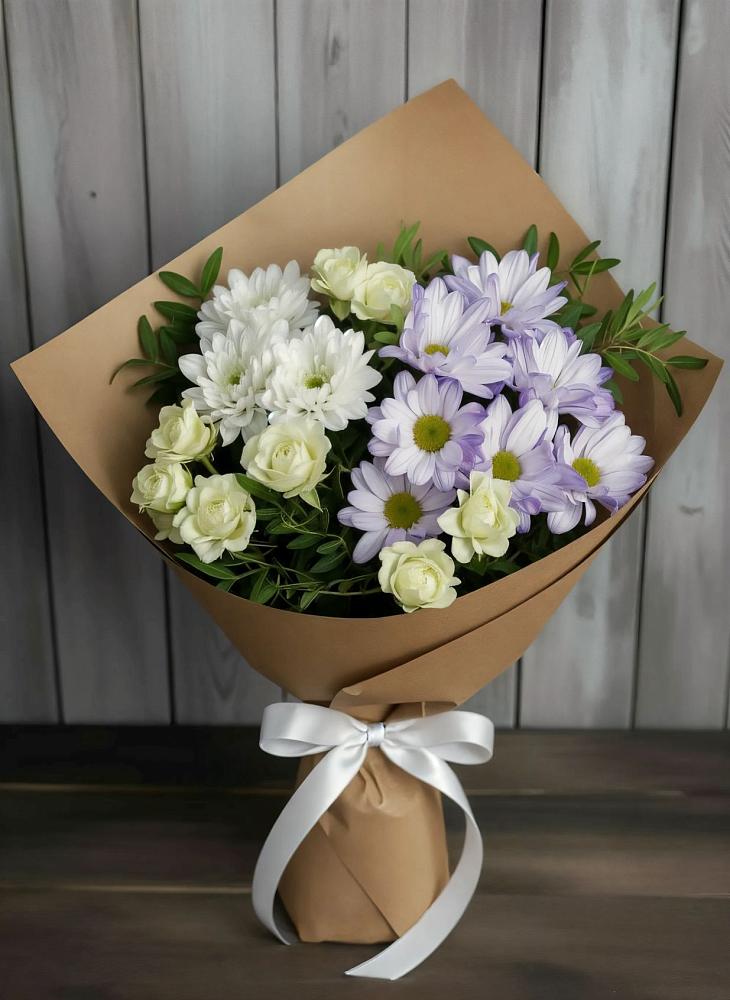 Букет цветов из: Хризантемы и Розы в Синих Липягах