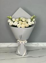 Букет цветов из:  Розы и Лизиантусы в Синих Липягах